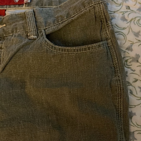 Guess vintage green carpenter jeans. Wide Leg and cropped. Size 29 - Picture 7 of 11